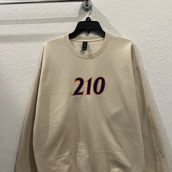 210 Gameday Cream Sweatshirt San Antonio - Picture 4 of 4